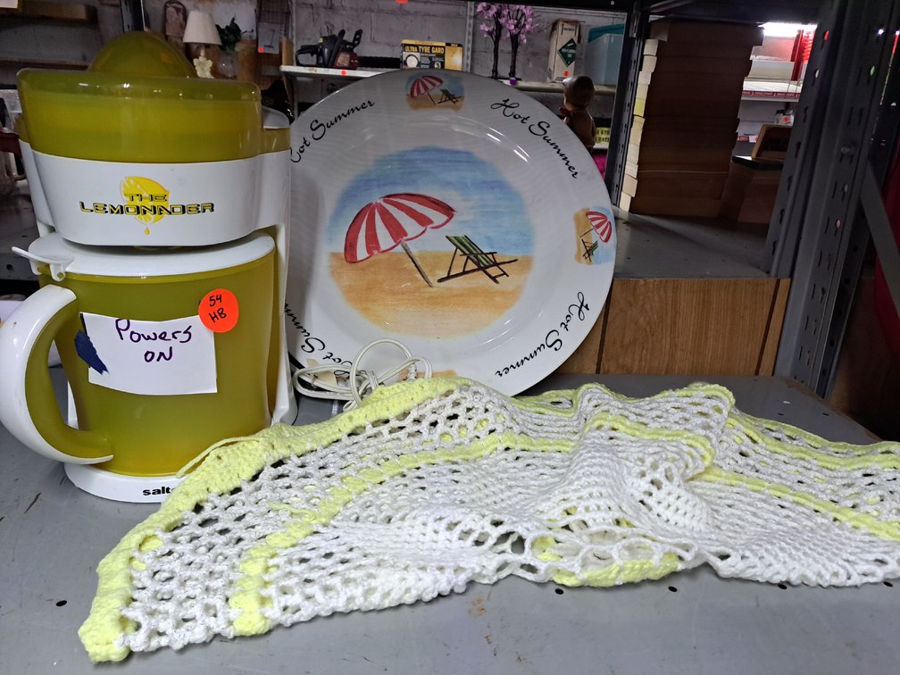 Lemonader/Hot Summer Platter/Doily