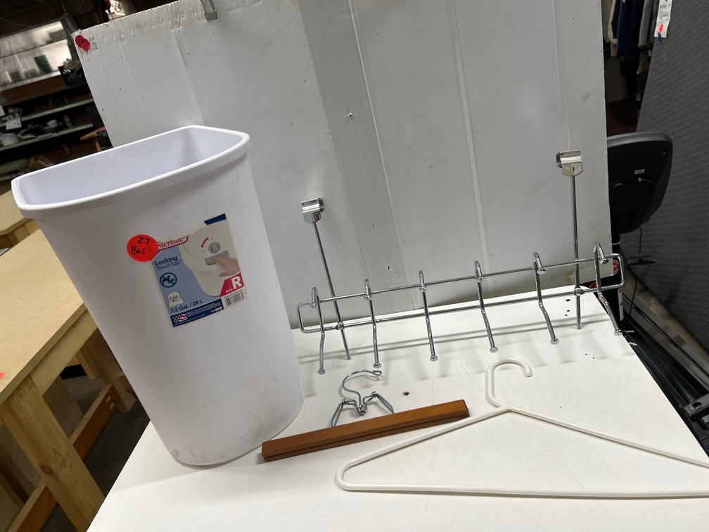 Trashcan, Over the Door Hook/Rack