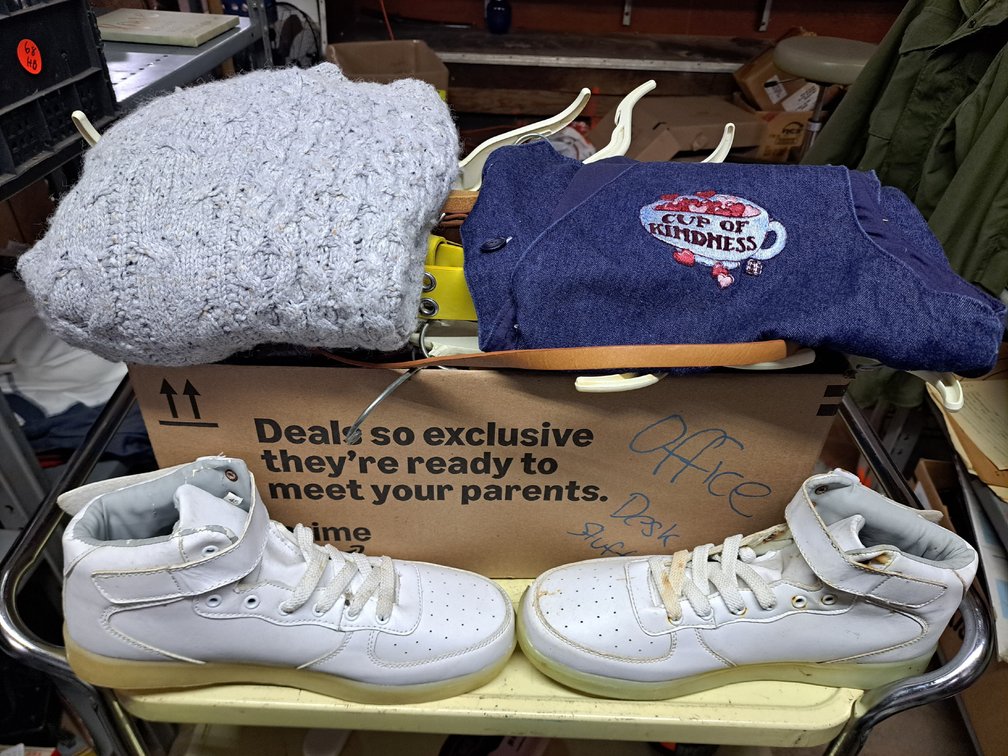 Womens Clothing/Shoes/Belt/Hangers
