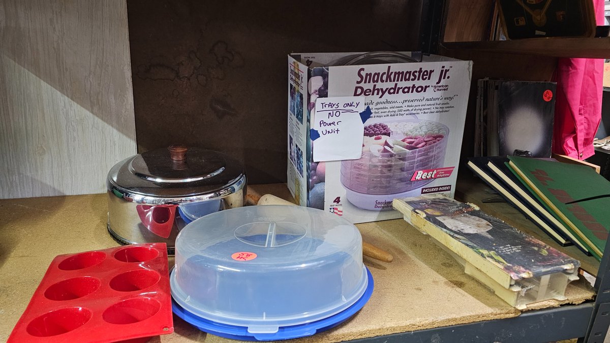 cake carriers/ dehydrator trays/v- slicer