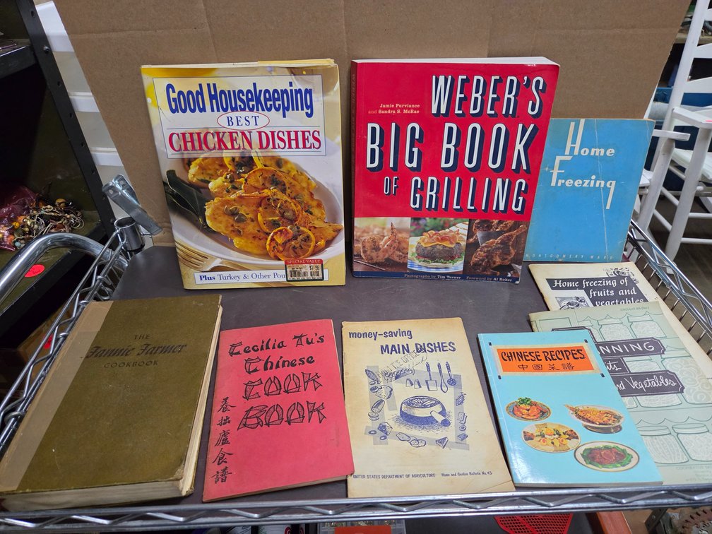 1965 Fannie Farmer cookbook & assorted cookbooks