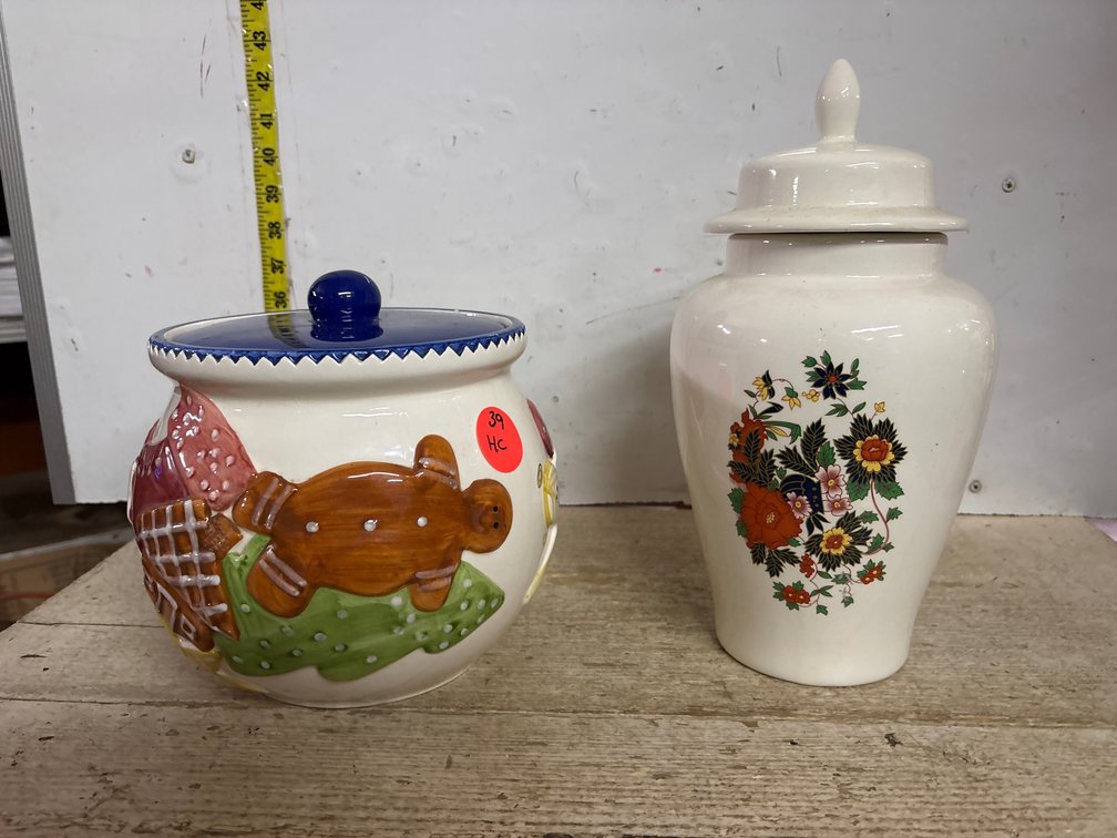 Bath & Body cookie jar & a candy jar