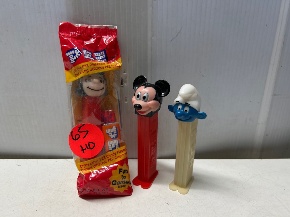 3 Vintage Pez Dispensers