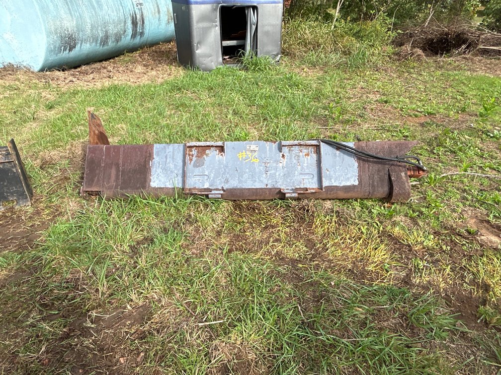 Quick Connect Auger Fed 9’ 6” Bucket