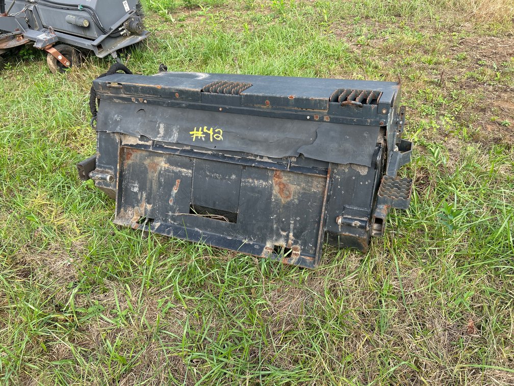 Caterpillar Quick Connect Sweeper Bucket