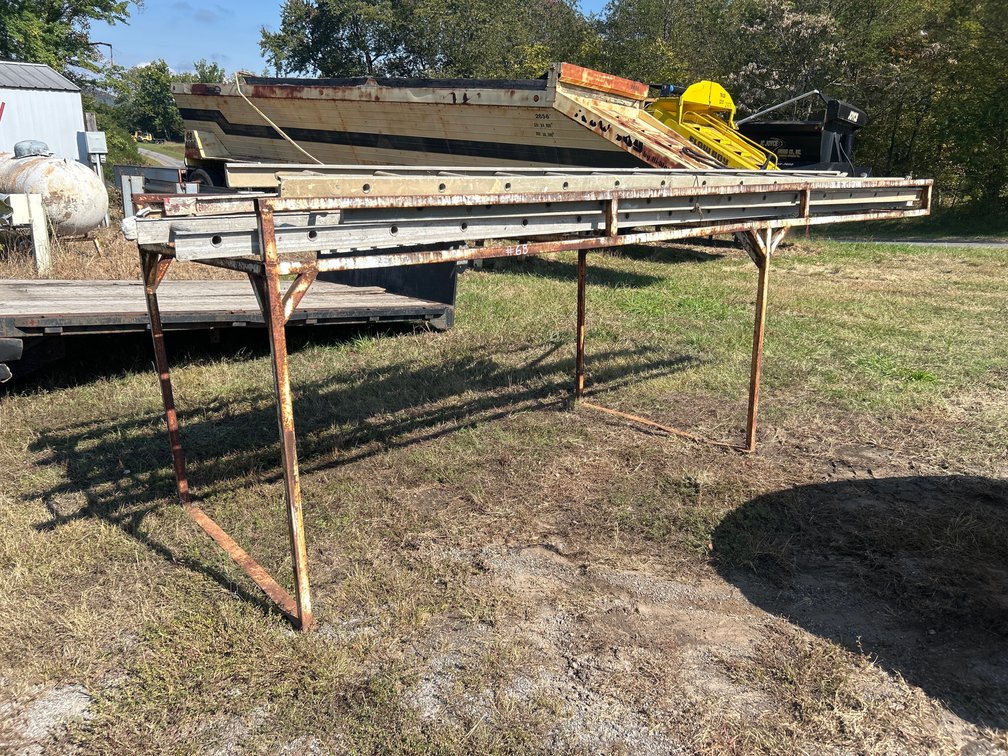 Miscellaneous Ladders & Metal Rack