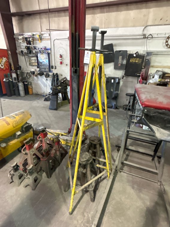 Heavy Duty Stands & Tripod Stands