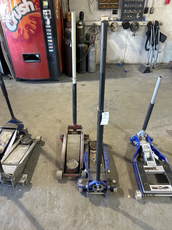 2 Floor Jacks