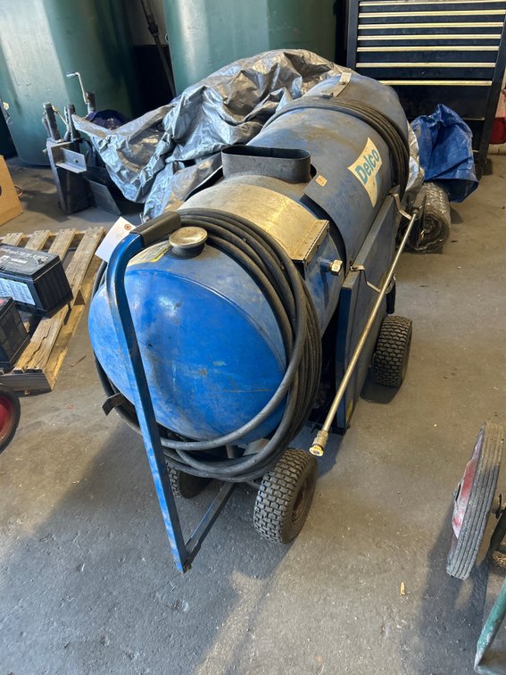 Delco Hot Water Pressure Washer