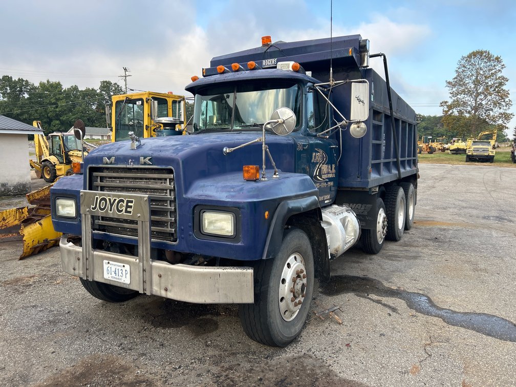 2000 Mack RD600 Truck
