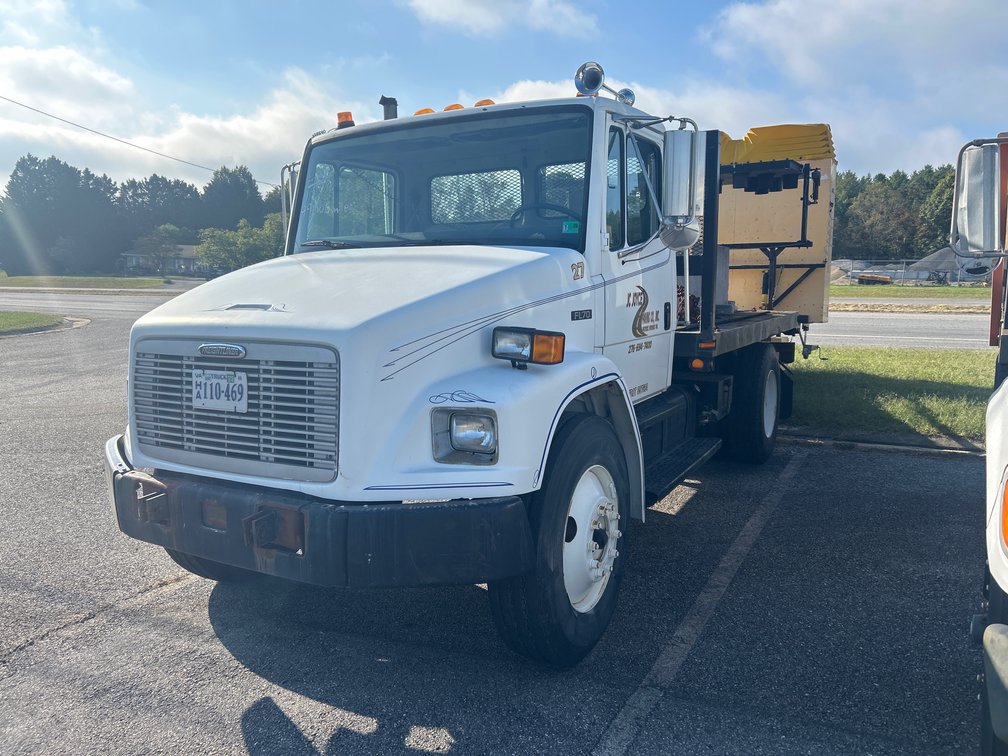 1997 Freightliner FL70 Truck