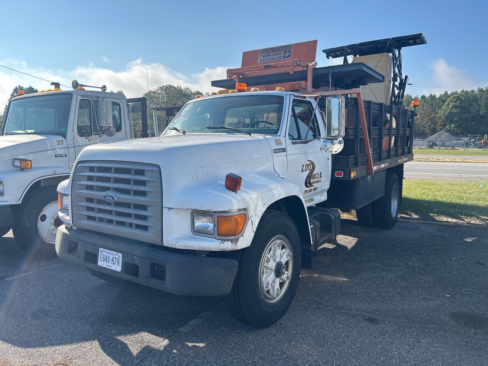 1995 Ford F800 Truck