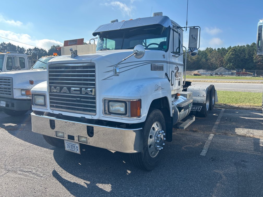 2000 Mack CH613 Truck