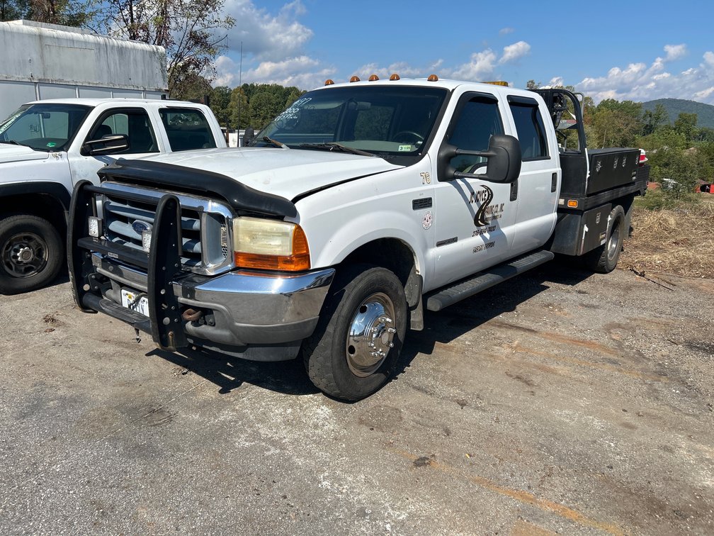 2000 Ford F-550 Truck