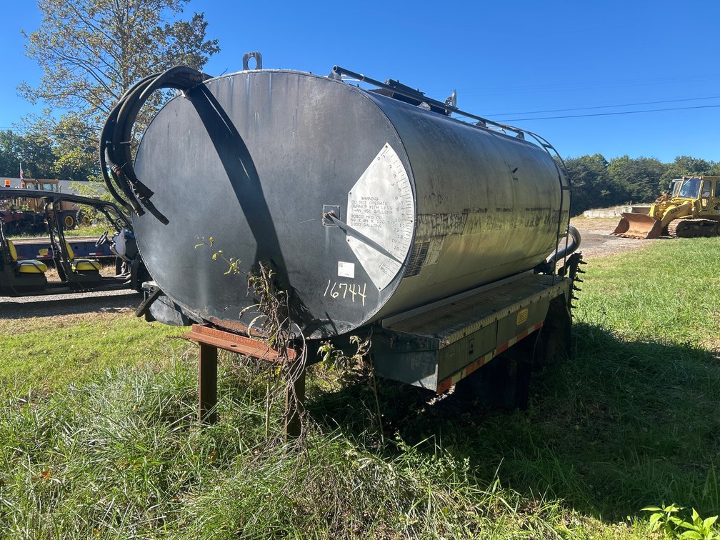 Tar Tank & Sprayer