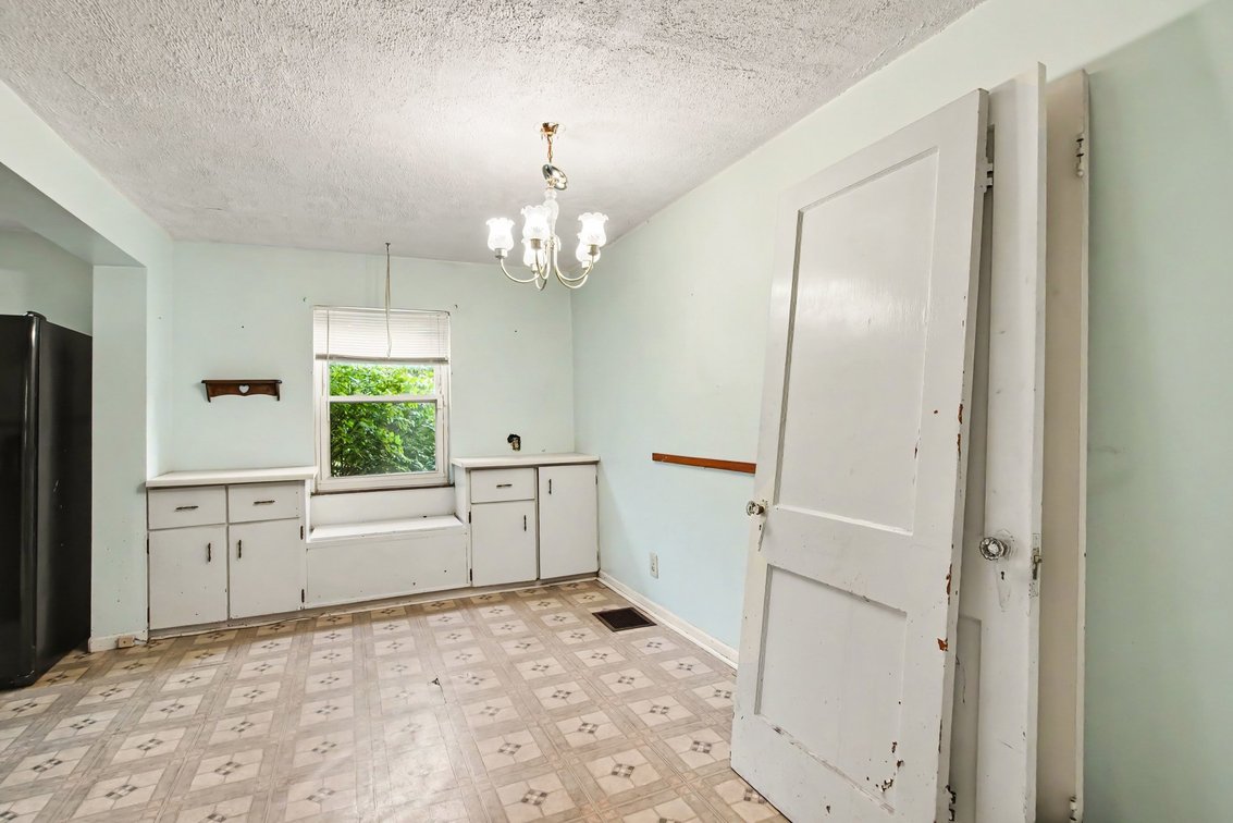 Image for 8317 Lake Ave, Deer Park, OH 45236