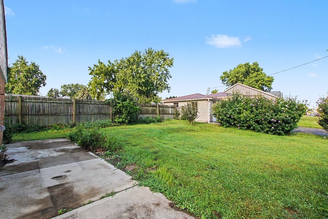 Image for 8317 Lake Ave, Deer Park, OH 45236