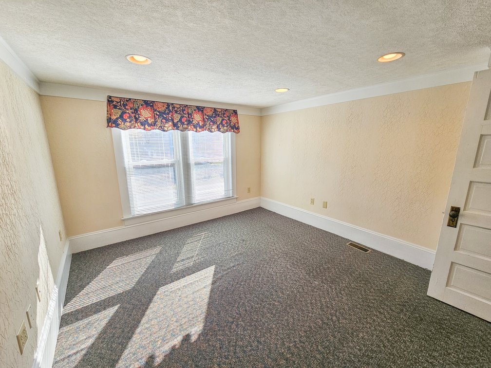 Image for 906 W Main St - 2nd Floor - Abingdon VA