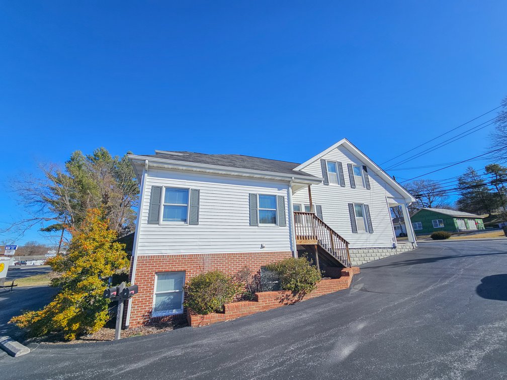Image for 906 W Main St - 2nd Floor - Abingdon VA