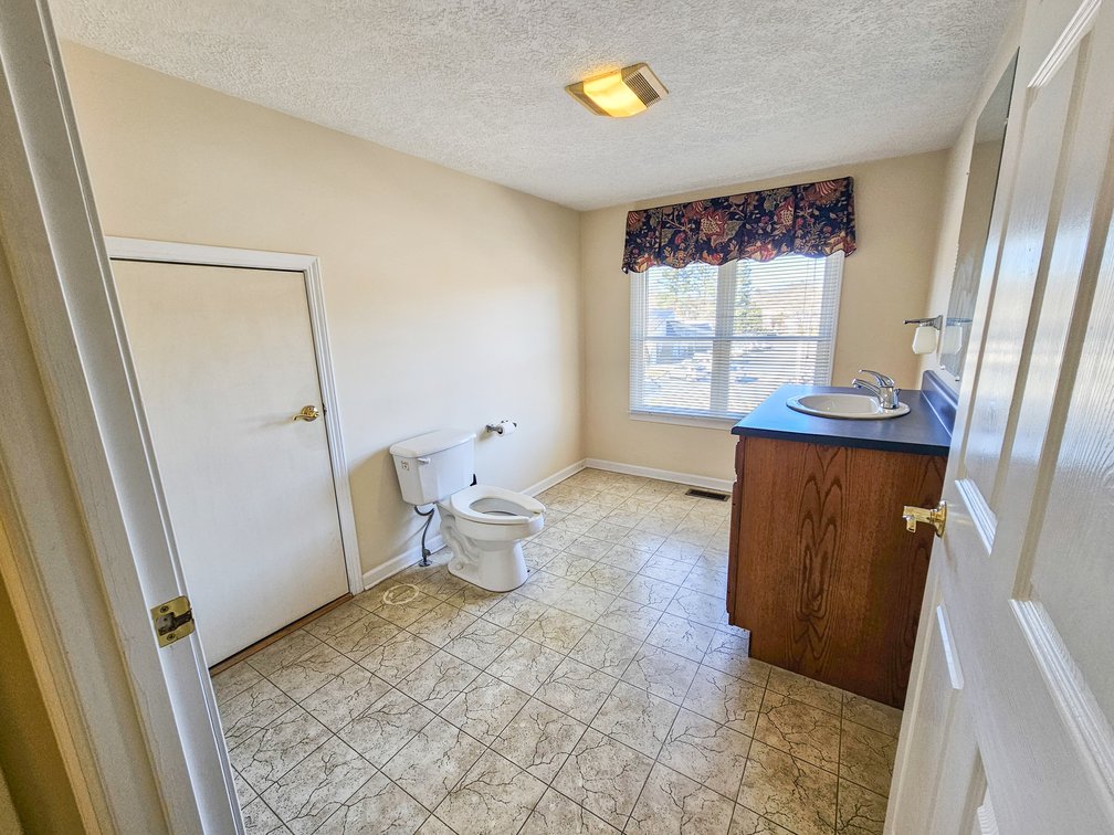 Image for 906 W Main St - 2nd Floor - Abingdon VA