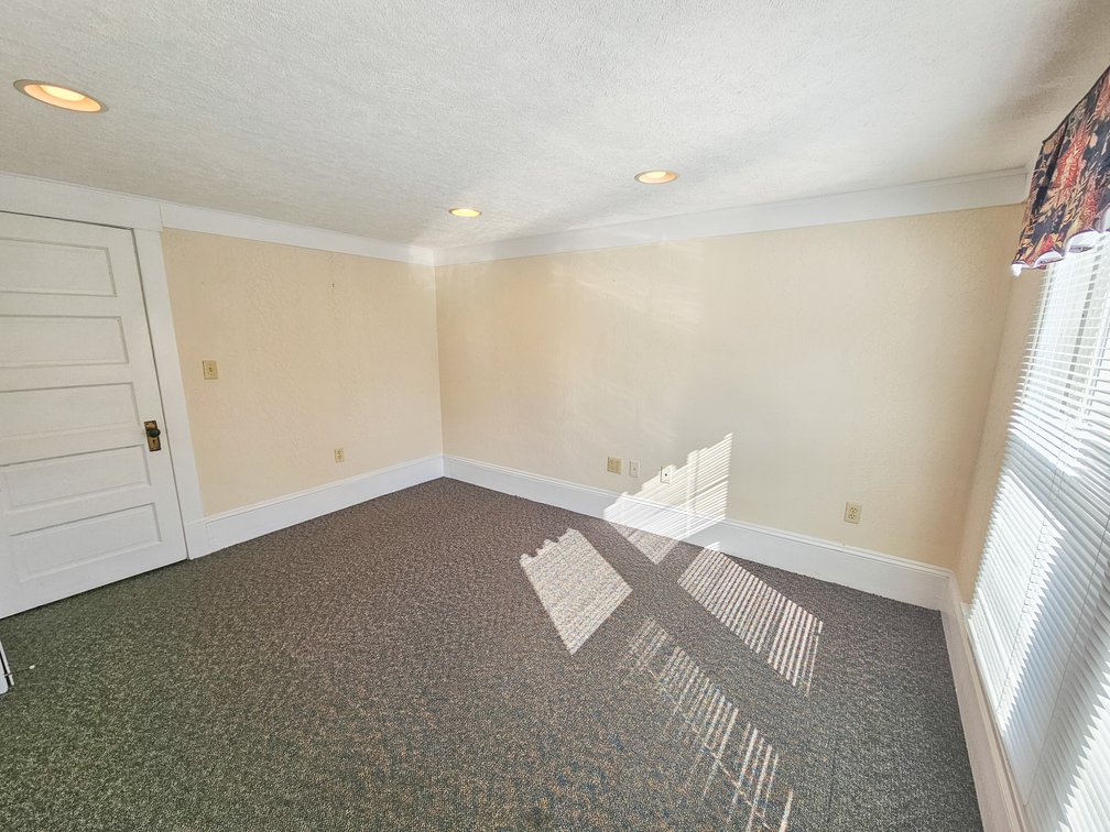 Image for 906 W Main St - 2nd Floor - Abingdon VA