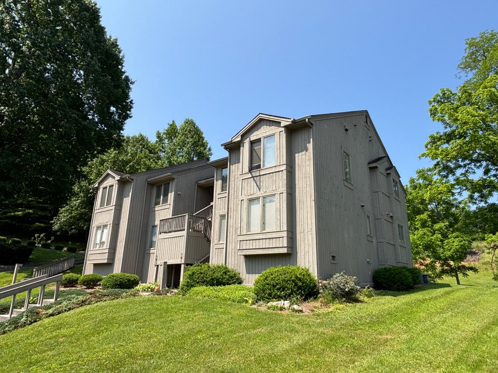 Image for 11 UNITS QUAIL RUN BRISTOL VA. 24201
