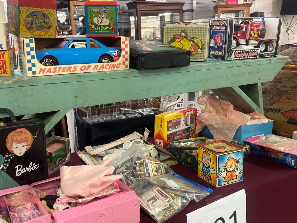 Image for Good Ol Fashioned Live Auction at Zeb's, Spring 2024