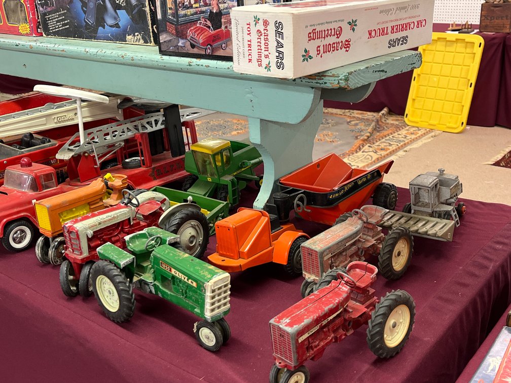 Image for Good Ol Fashioned Live Auction at Zeb's, Spring 2024