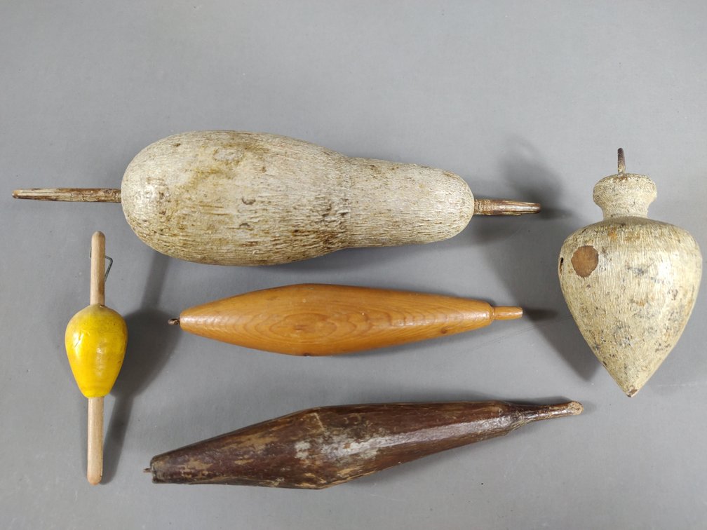 Nice lot of 5 Bobbers