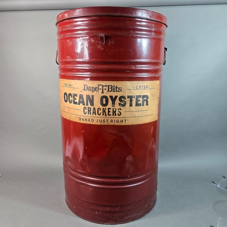Dane-T-Bits Ocean Oyster Cracker Tin
