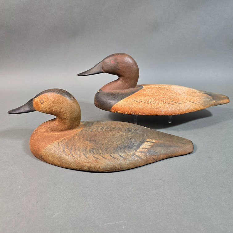 Daddy Holly,  Havre de Grace,  MD Pattern Sink Box Pair