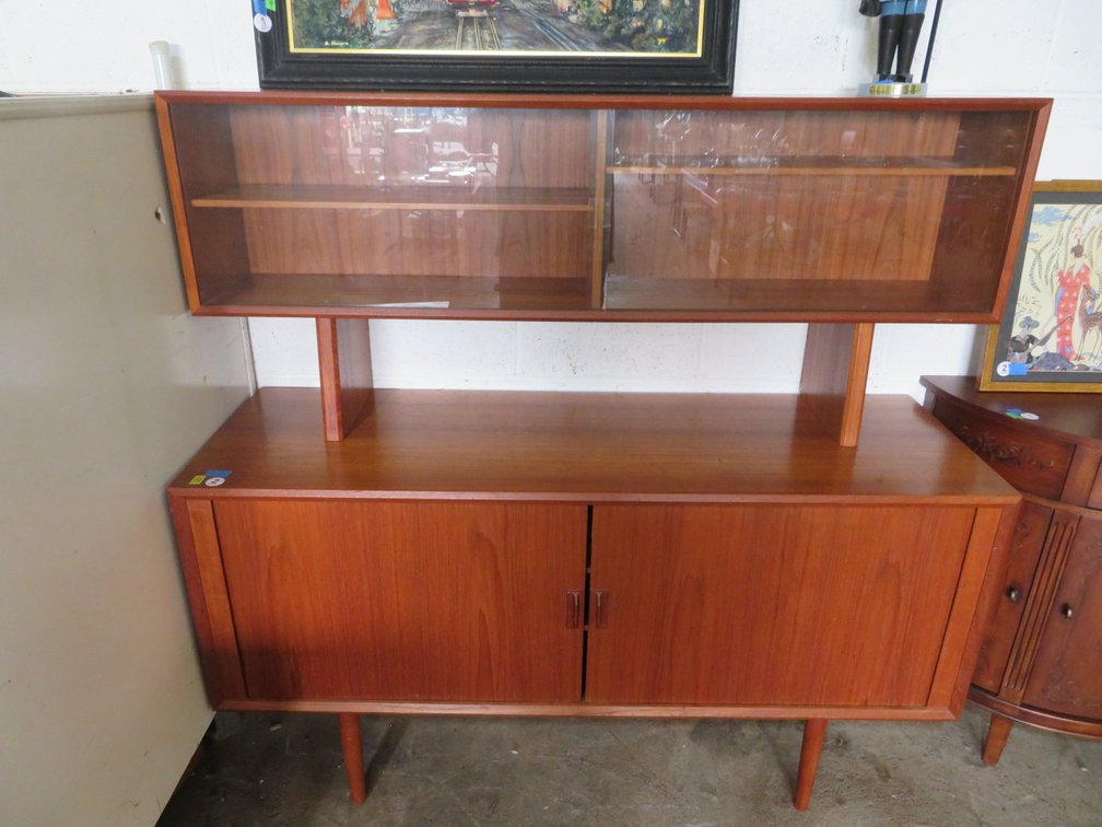 Image for Great Mid-Week Antique and Collectible Sale!