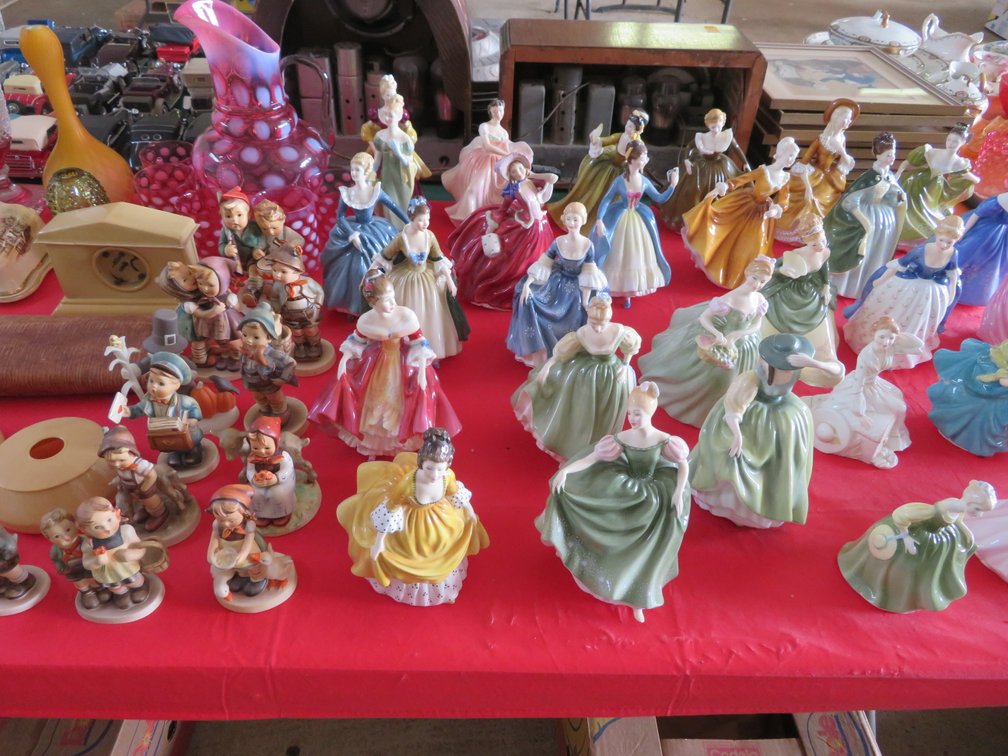 Image for Mid-Week Antique and Collectible Sale