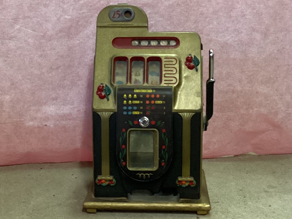 Quarter Slot Machine 26” Tall 15” Wide Works