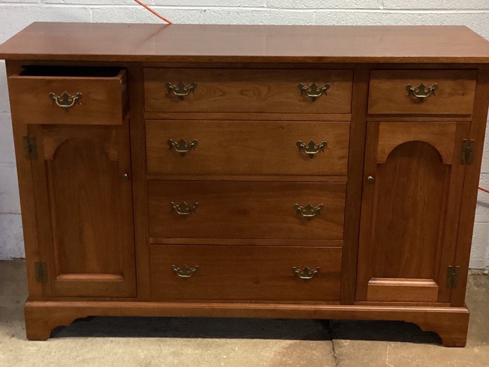 E A Clore Server 5’ Wide 39” Tall