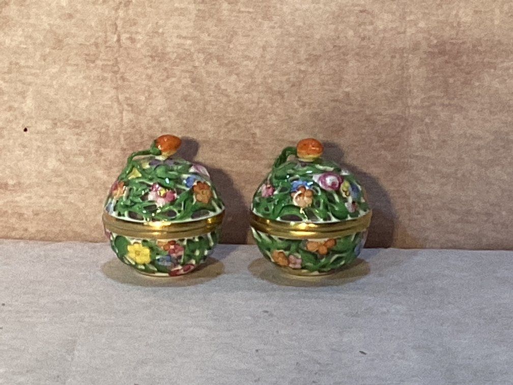 Herend Hungary Strawberry Finial Trinket Box Pair