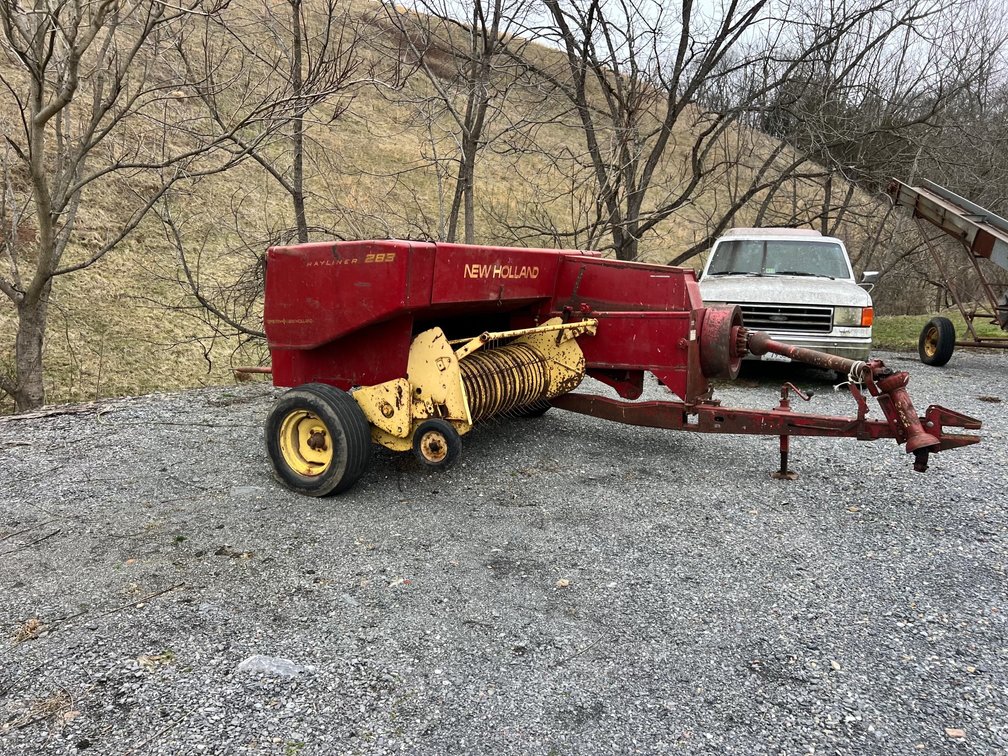 New Holland 283 Square Baler 