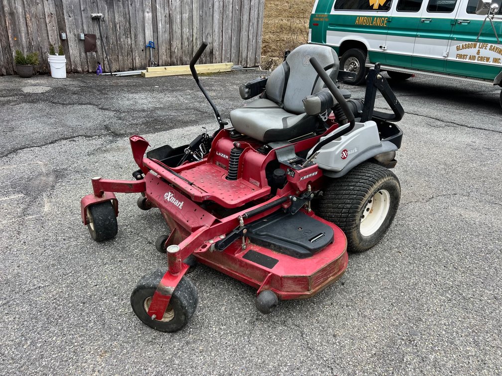 Exmark Lazer Z 60” zero turn