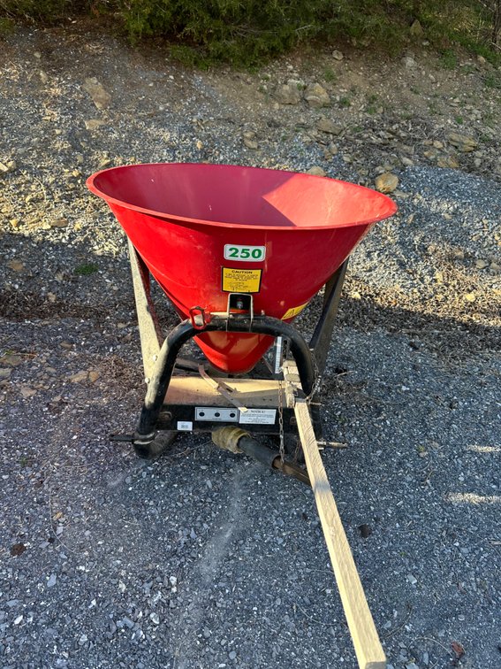 3Pt Hitch Broadcast Spreader 