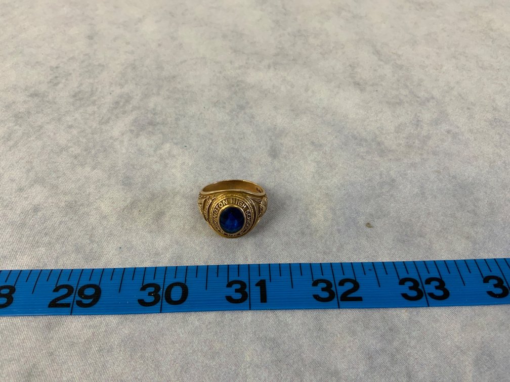 Lexington High School 10kt Gold Class Ring