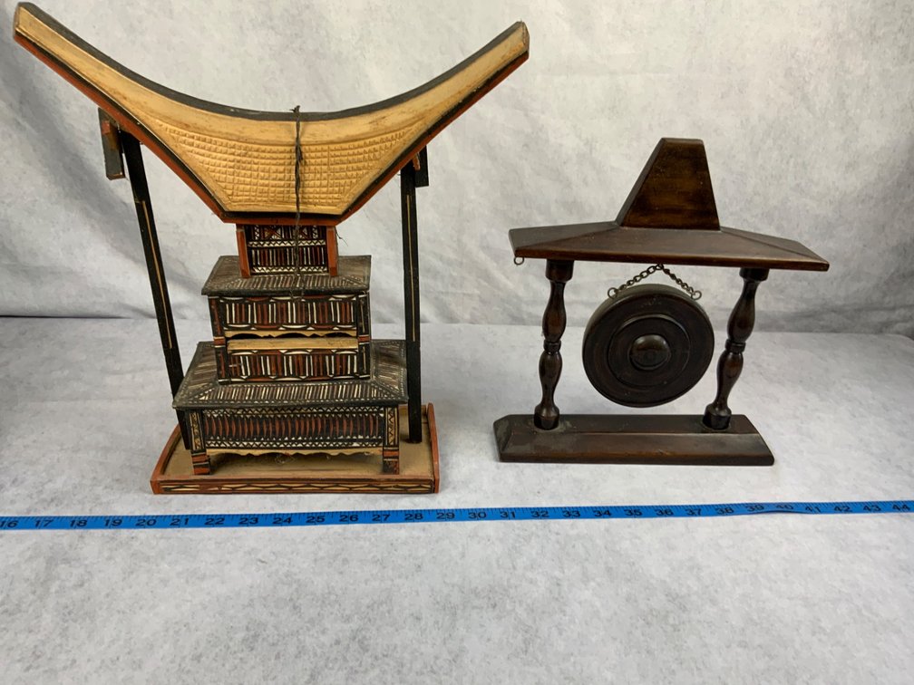 Toraja Wooden Model and Small Gong Stand