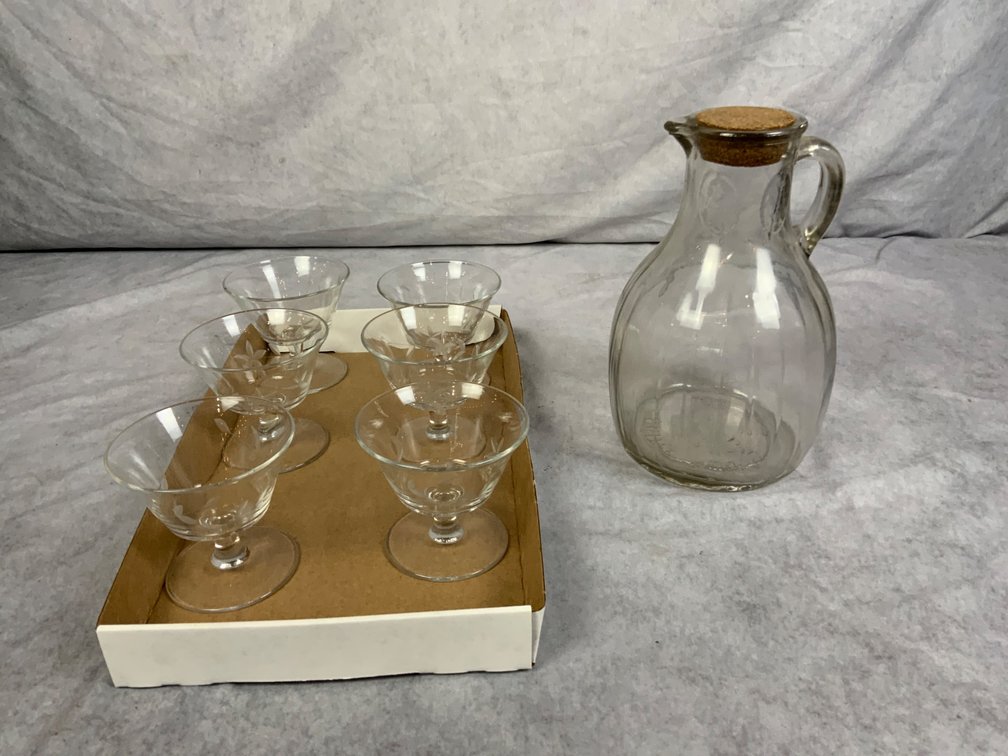 White House Vinegar Jug and 6 Etched Sherberts