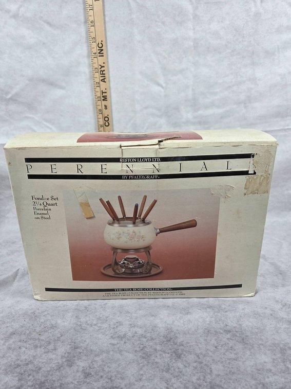 New in Box Pfaltzgraff Perennial Fondue Set