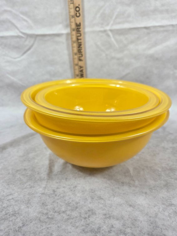Yellow Pyrex Nesting Bowls, #322 and 2 #323