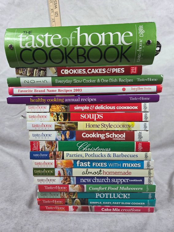 18 'Taste of Home' Cookbooks