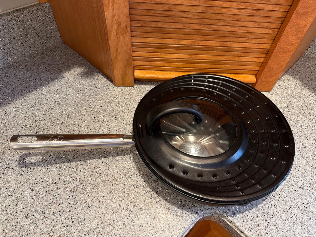 Nonstick Grill Pan with Tempered Glass Lid