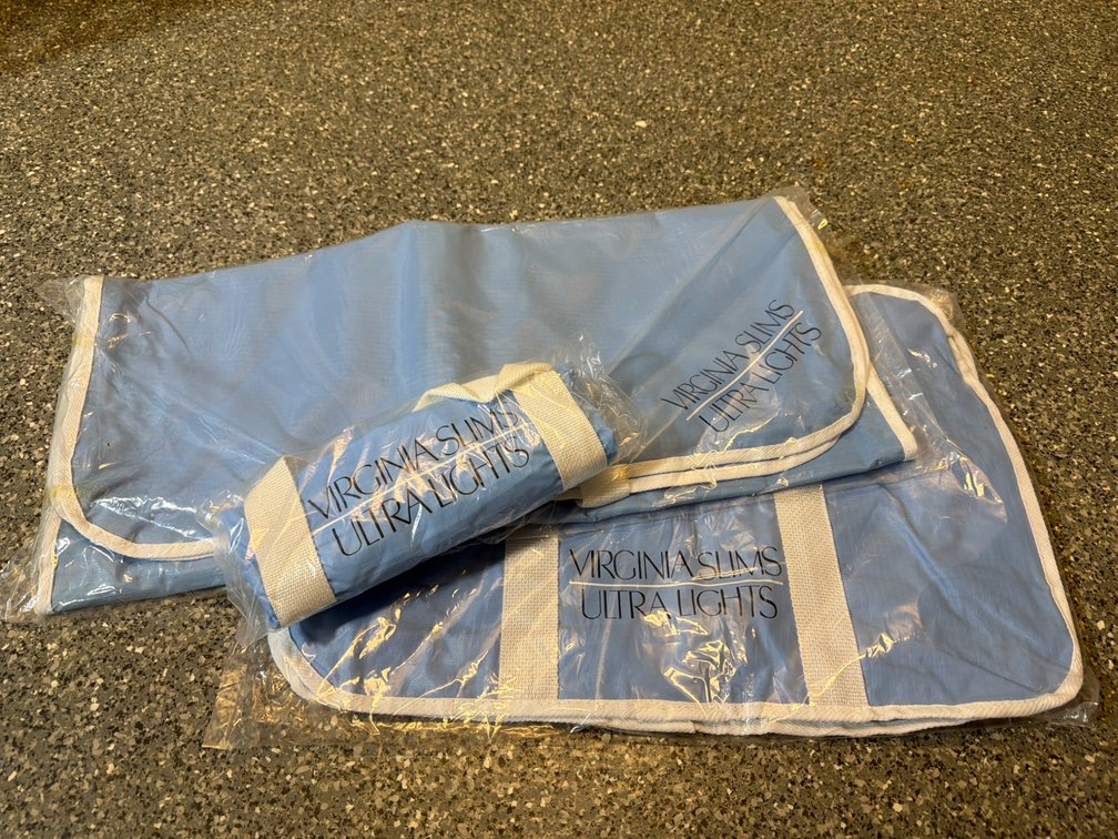 Virginia Slims Ultralights Travel Bag Set