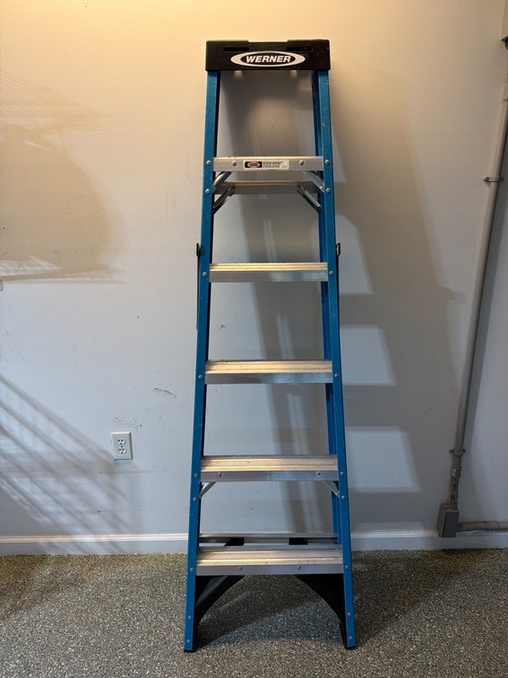 Werner 6-Foot Fiberglass Step Ladder