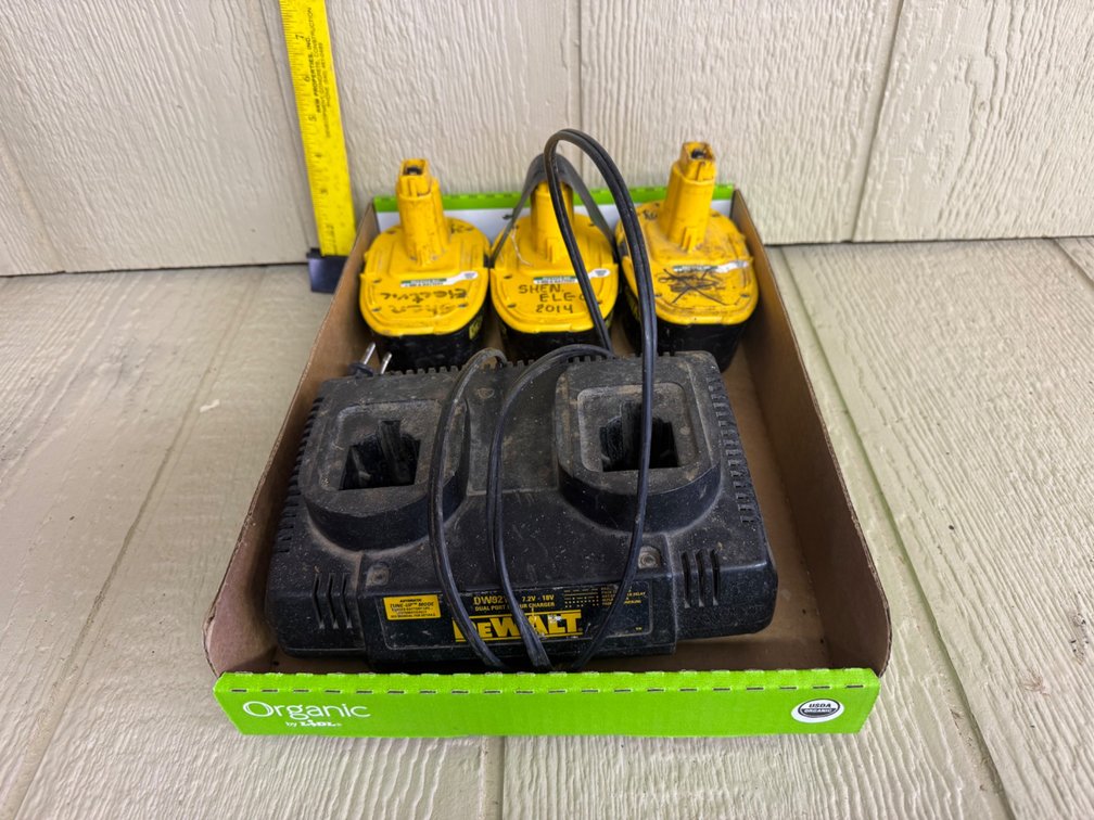 DeWalt 18v Battery Charger and 3 Batteries
