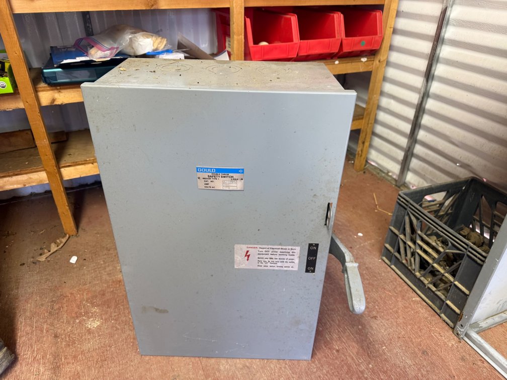 Gould Double Throw Safety Switch, 240V